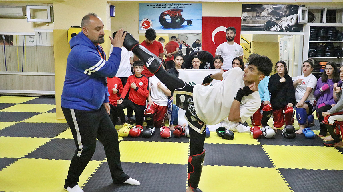 Bedri Uludağ Kick Boks'ta Avrupa ikincisi oldu