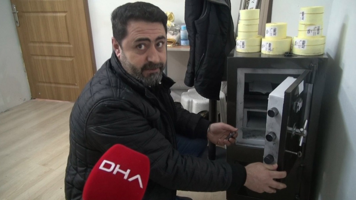 Çelik kasadaki ziynet eşyaları çalındı