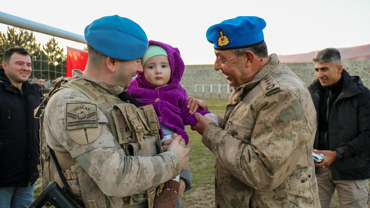 200 komando Suriye görevlerini tamamladı