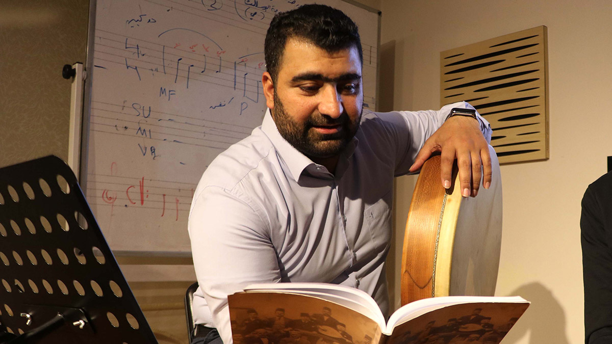 Suriye'nin unutulan türkülerini kitaplaştırdı