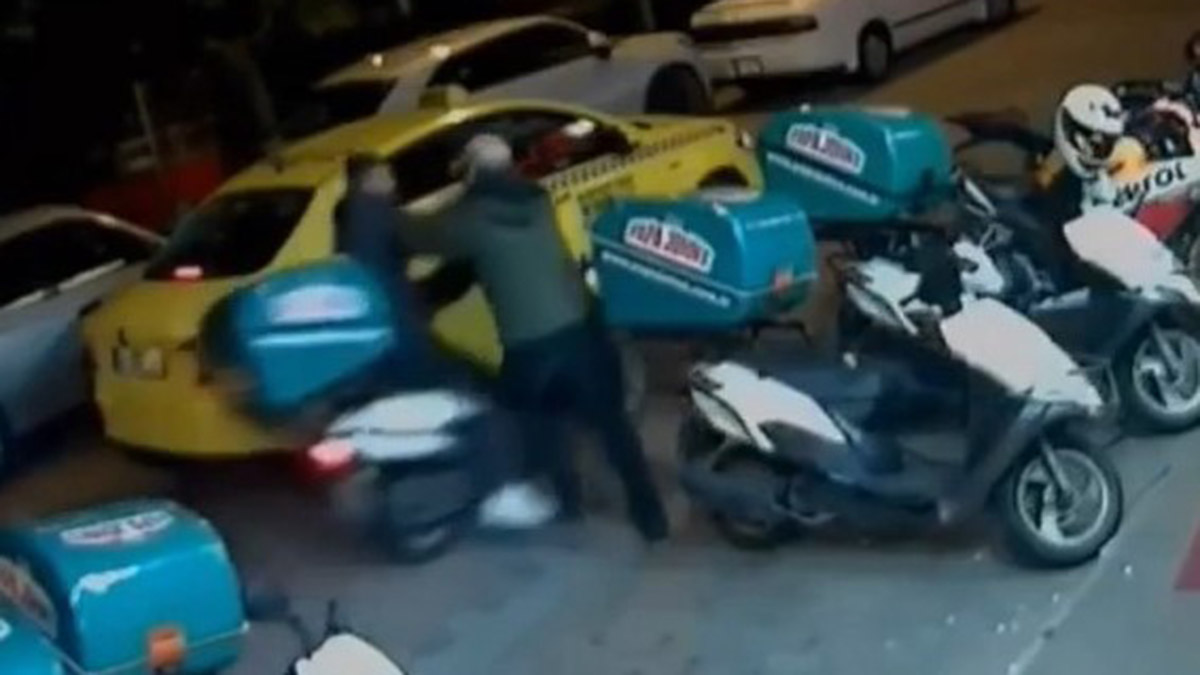 Motosiklet çalmak isteyen şüpheliyi esnaf engelledi