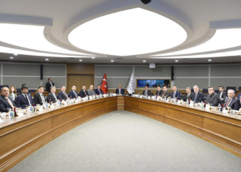 Bakan Kirişçi Hububat Bakliyat Kurulu ile bir araya geldi