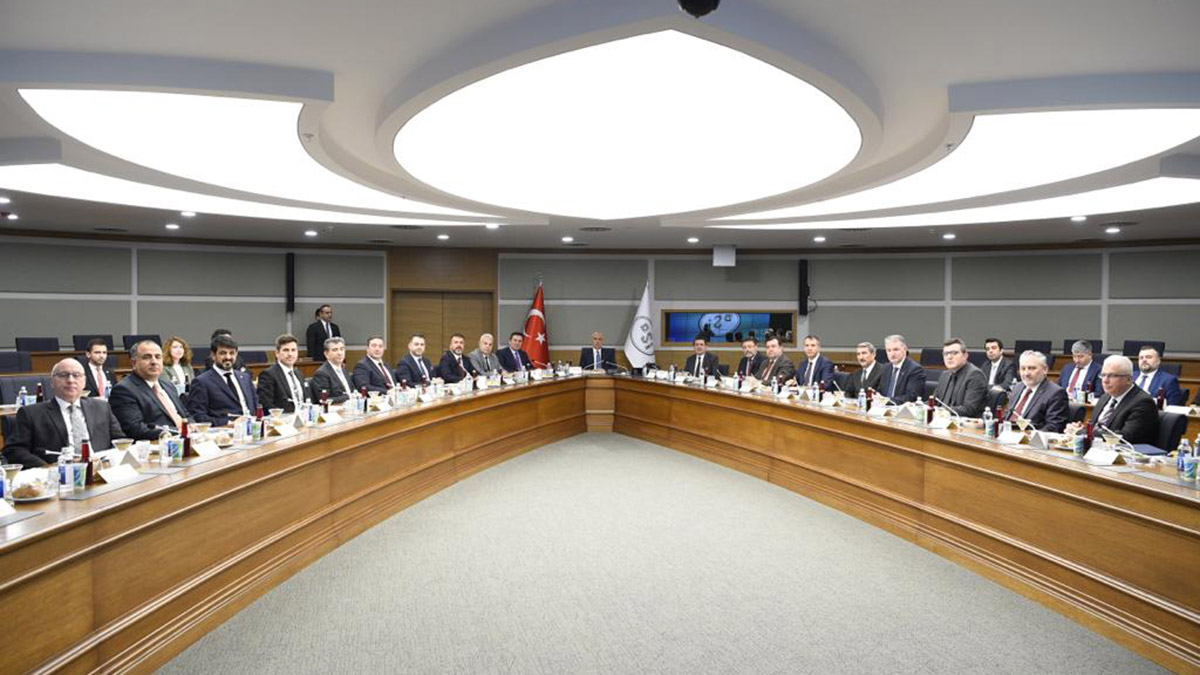 Bakan Kirişçi Hububat Bakliyat Kurulu ile bir araya geldi