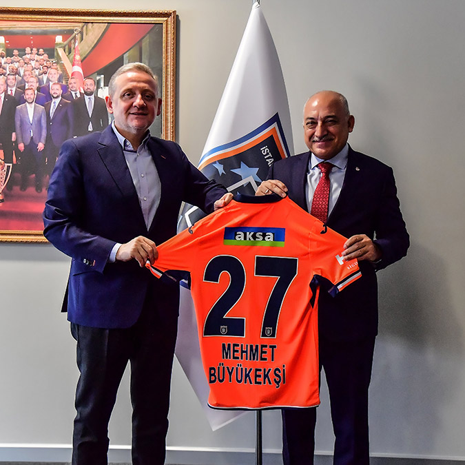 Mehmet Büyükekşi İstanbul Başakşehir Futbol Kulübü'nü ziyaret etti