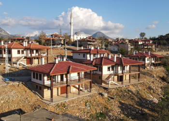 Yangın sonrası Antalya Akseki'de 64 yeni evin yapımı tamamlandı
