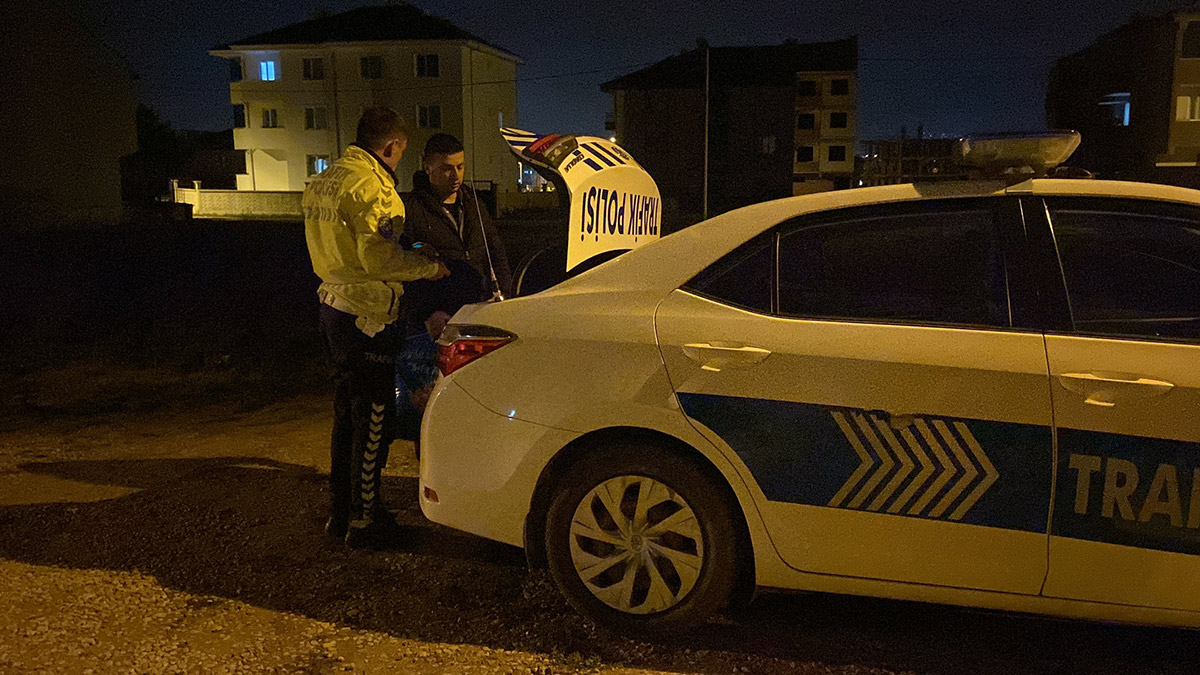 Dur ihtarına uymayan sürücü "Çocuk hasta" dedi