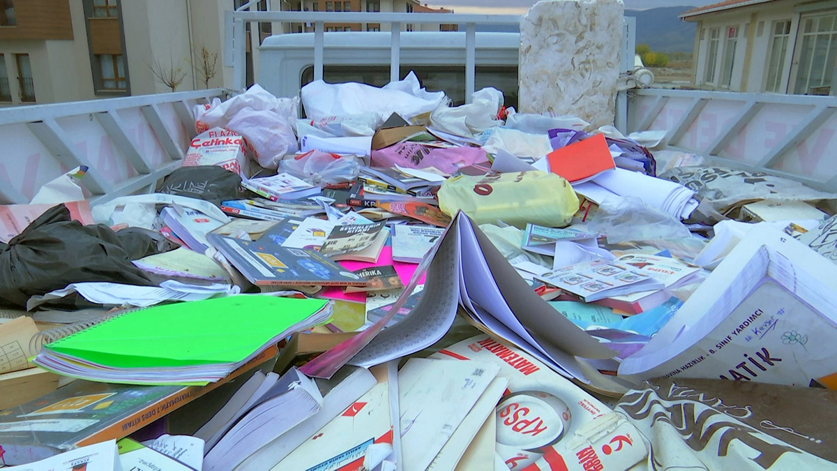 7 yılda 400 ton eski kitap topladı