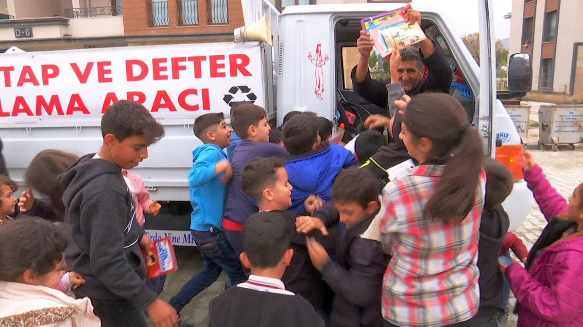 7 yılda 400 ton eski kitap topladı