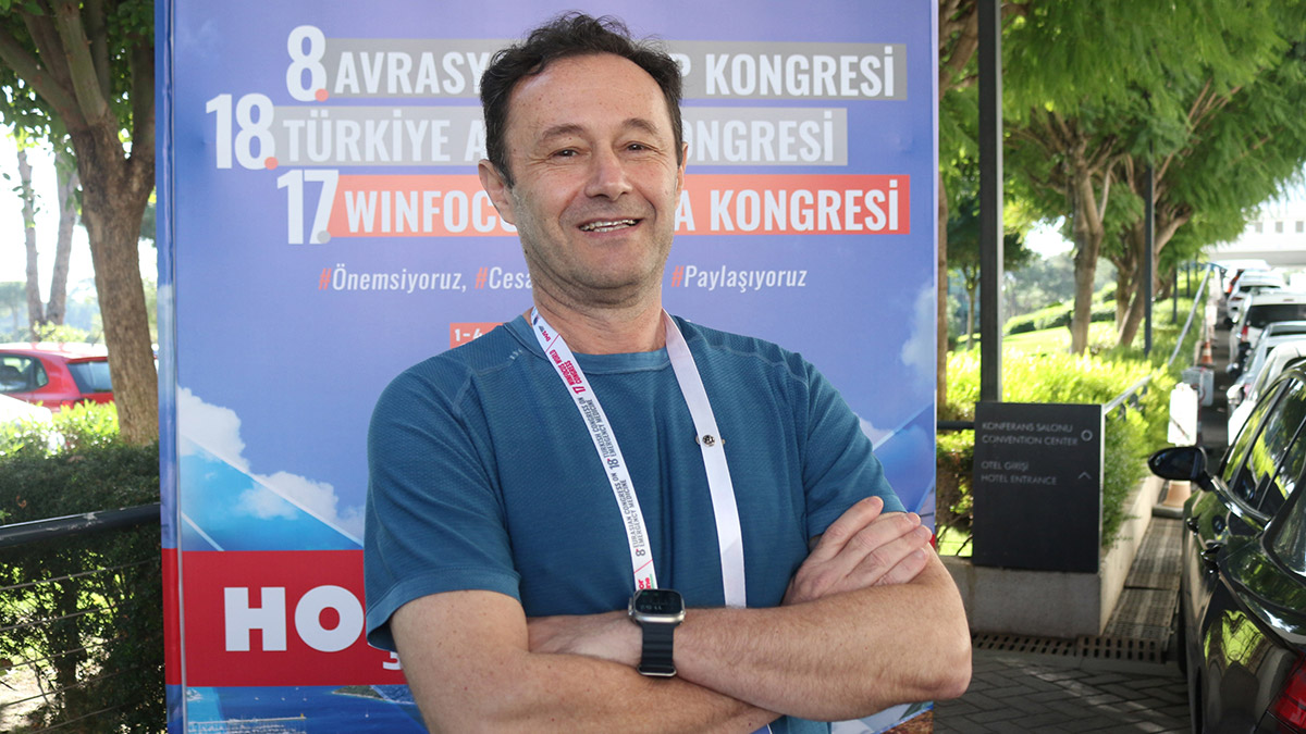 Prof. Dr. Selim Suner'den çığır açacak buluş: Kansızlığı kan almadan hastanın gözünden anlayan uygulama geliştirdi.