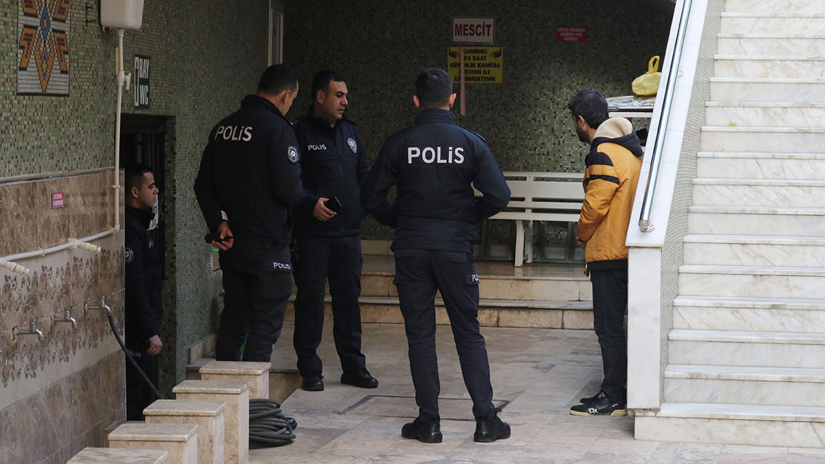 Uyuşturucu kullandığı cami tuvaletinde öldü
