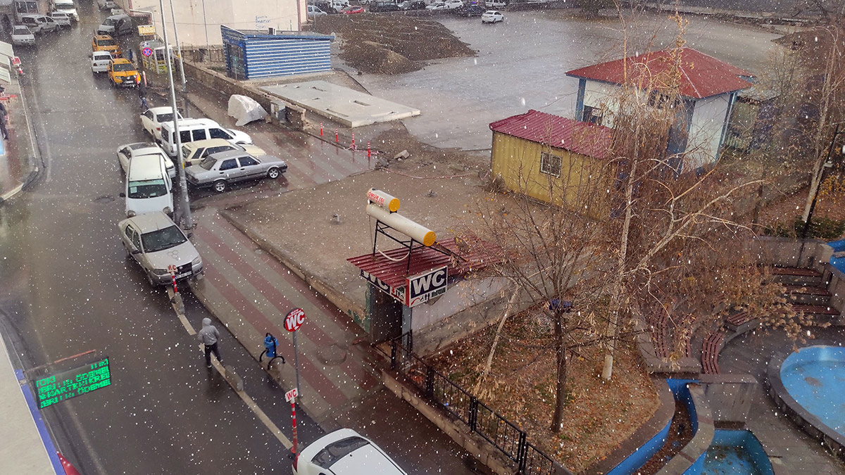 Van'da dolu yağışı