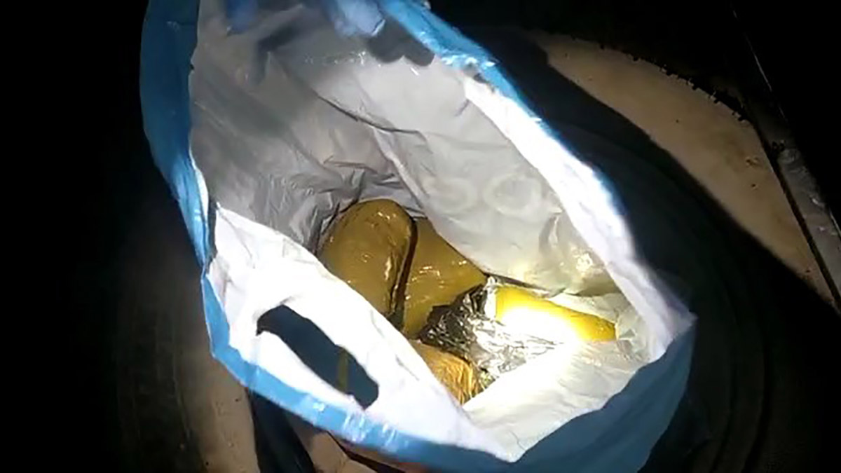 Yedek lastikten 1 kilo 928 gram kokain çıktı