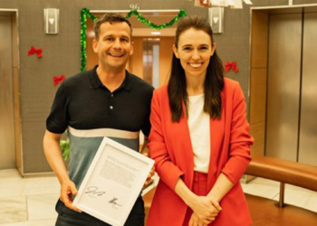 Yeni Zelanda Başbakanı Ardern’in sözlü hakareti açık arttırmada satılıyor