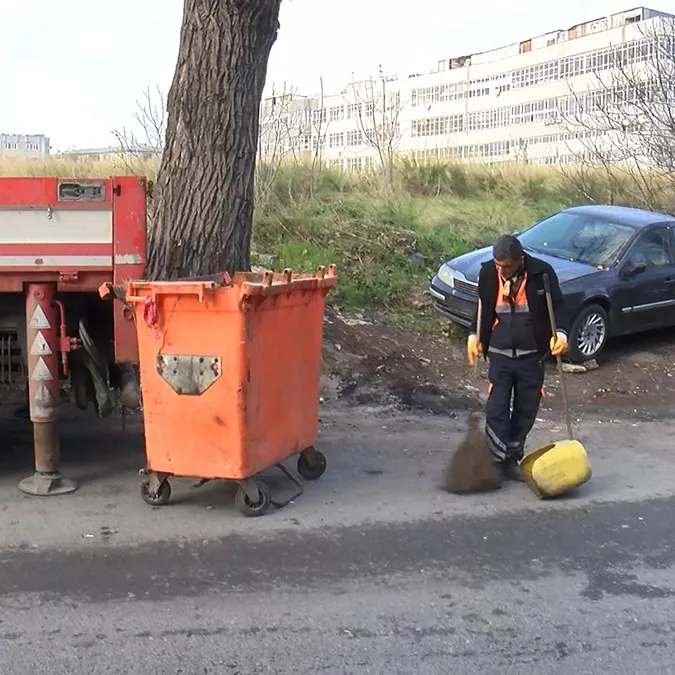 Bir köpeği yakarak öldürdüler