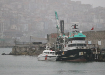 Tekneden suya düşen İbrahim Acar için havadan arama