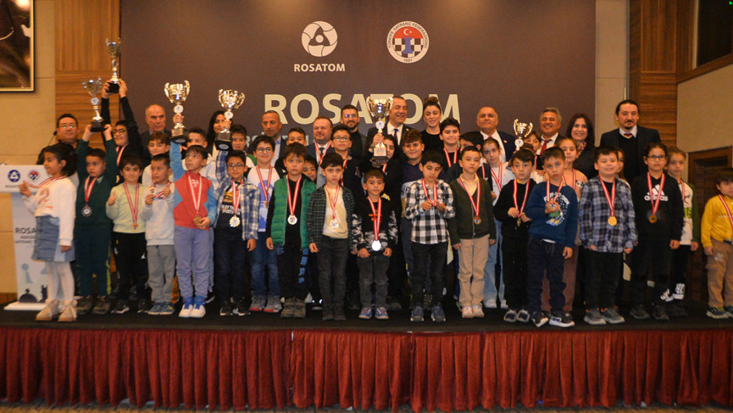 ‘Geleceğin Kasparovları’ şampiyonluk için yarıştı
