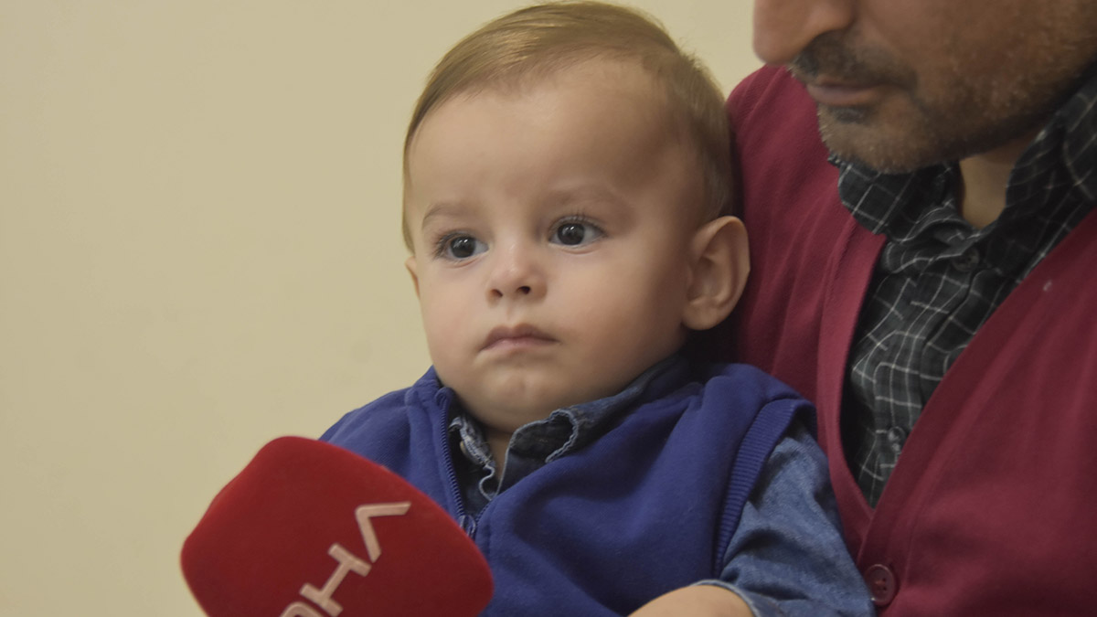 14 aylık Göktürk'ün böbreğinden 40 taş çıkarıldı