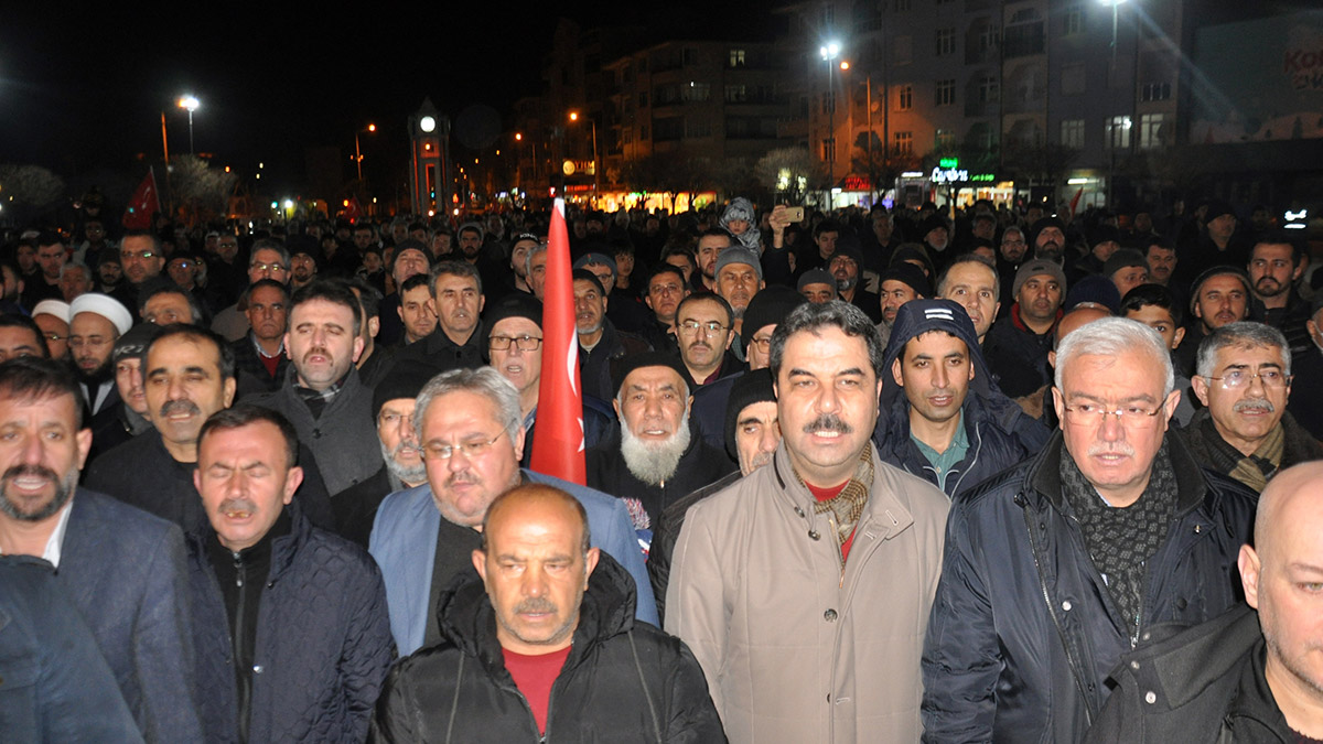 2 bin kişiden İsveç'te Kur'an yakılmasına tepki