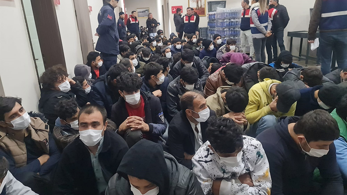 227 Afgan göçmen, ülkelerine gönderildi