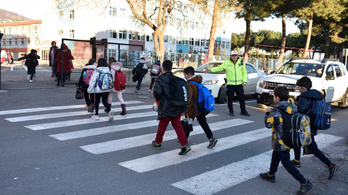 307 okul servis aracı trafikten menedildi