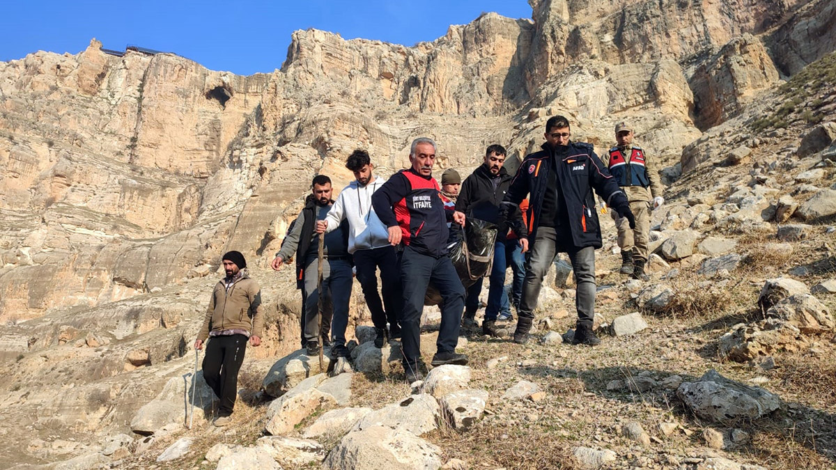350 metre yüksekten atlayan gencin cansız bedenine ulaşıldı