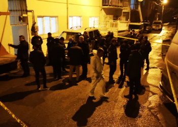 5 aylık hamile eşini öldürdü, intihar etti