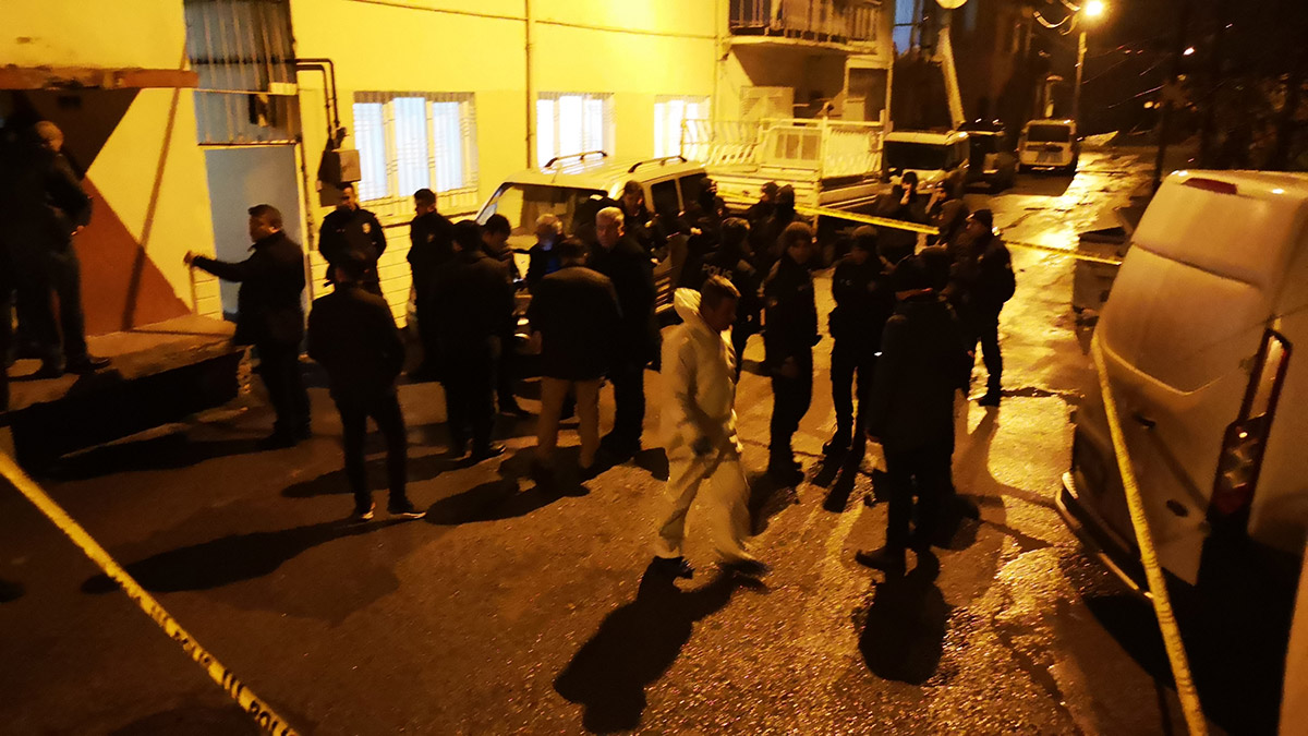 5 aylık hamile eşini öldürdü, intihar etti