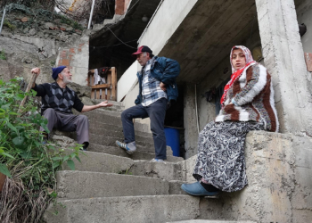 60 tonluk kaya tehdidi altındaki 19 ev için yıkım kararı