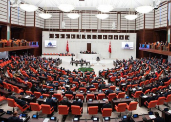 AK Parti'den 2'nci 'anayasa değişikliği teklifi' ziyareti