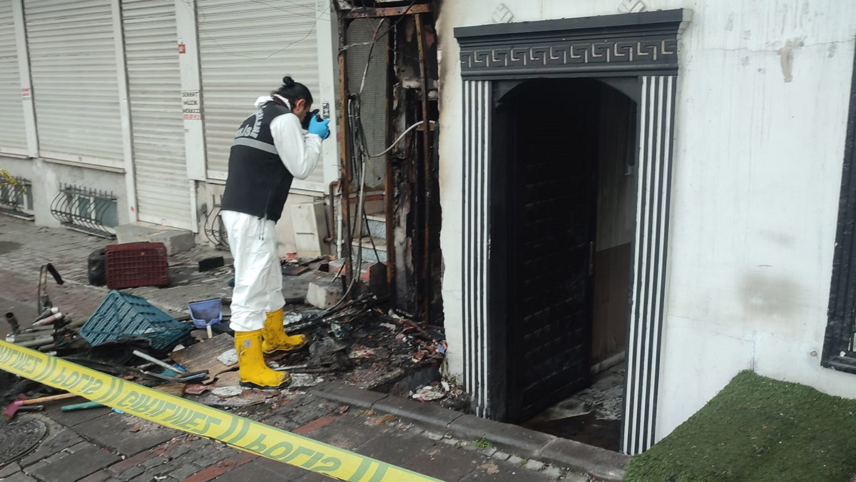 Bağcılar’da restoranın deposunda yangın: 1 ölü