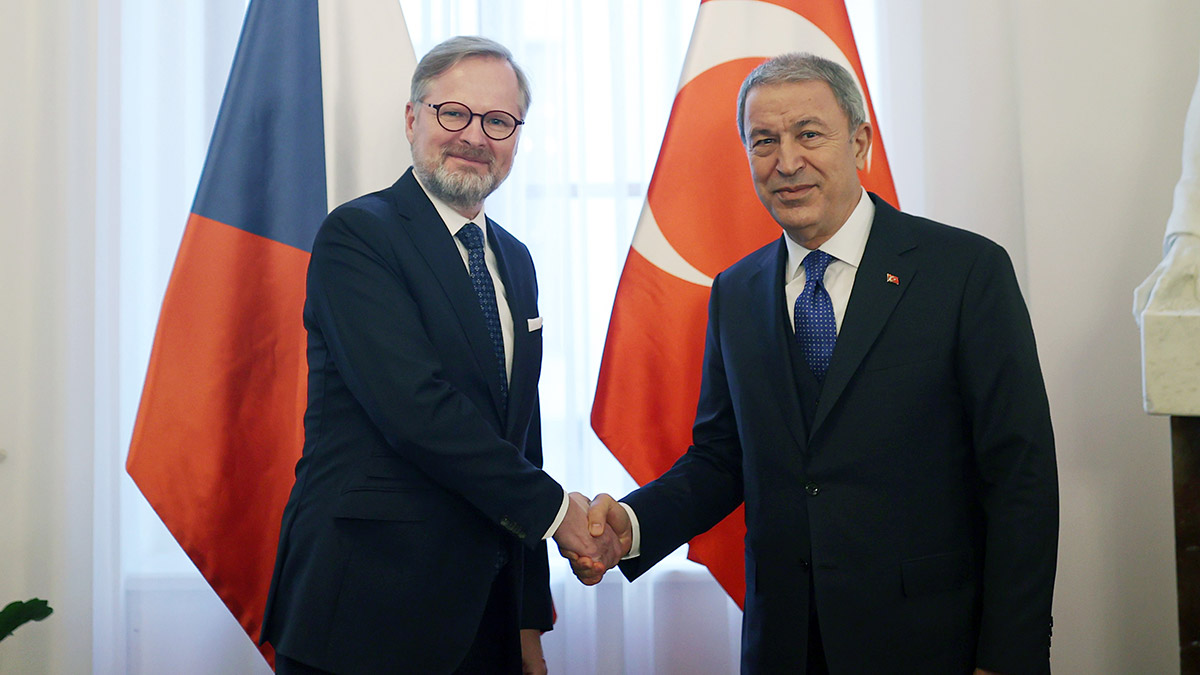 Bakan Akar, Çekya Başbakanı Fiala ile görüştü