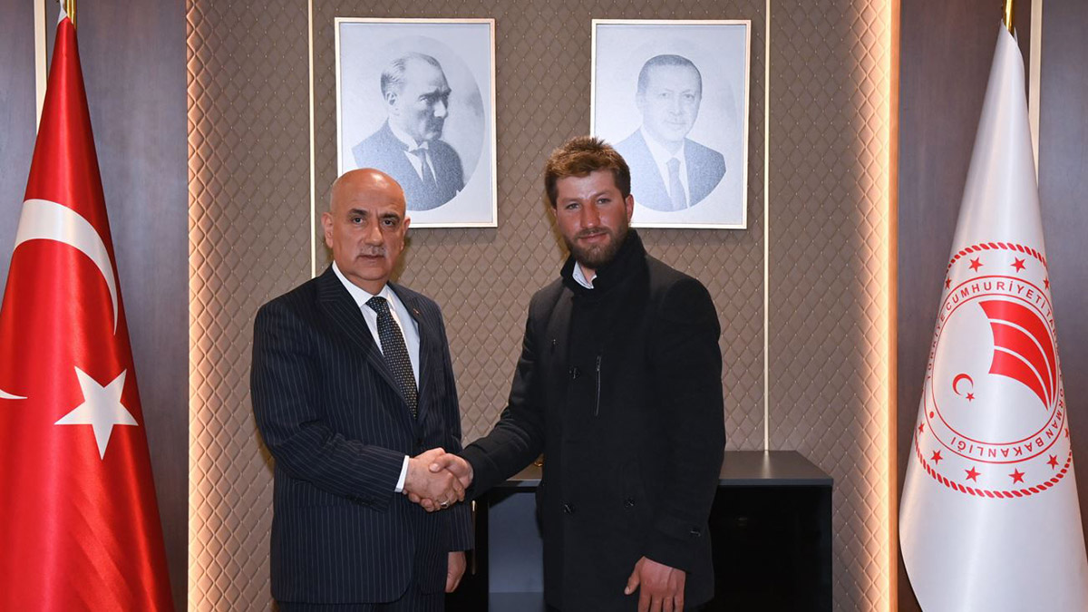 Bakan Kirişci, Sivaslı çobanla bir araya geldi