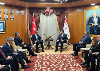 Bakan Özer, KKTC Başbakanı ile bir araya geldi