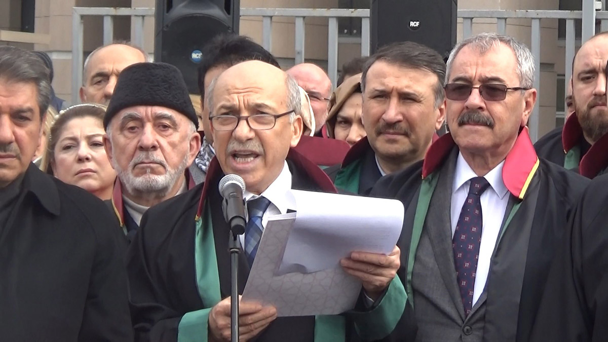 Baro avukatlarından Kuran'ın yakılmasına tepki