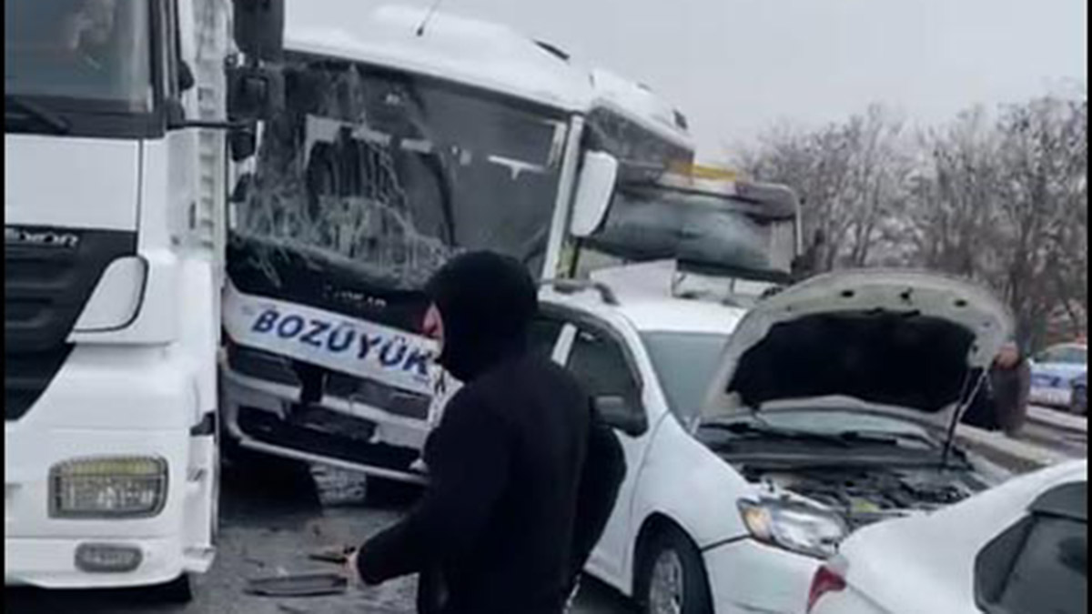 Bilecik'te zincirleme kaza: 11 yaralı