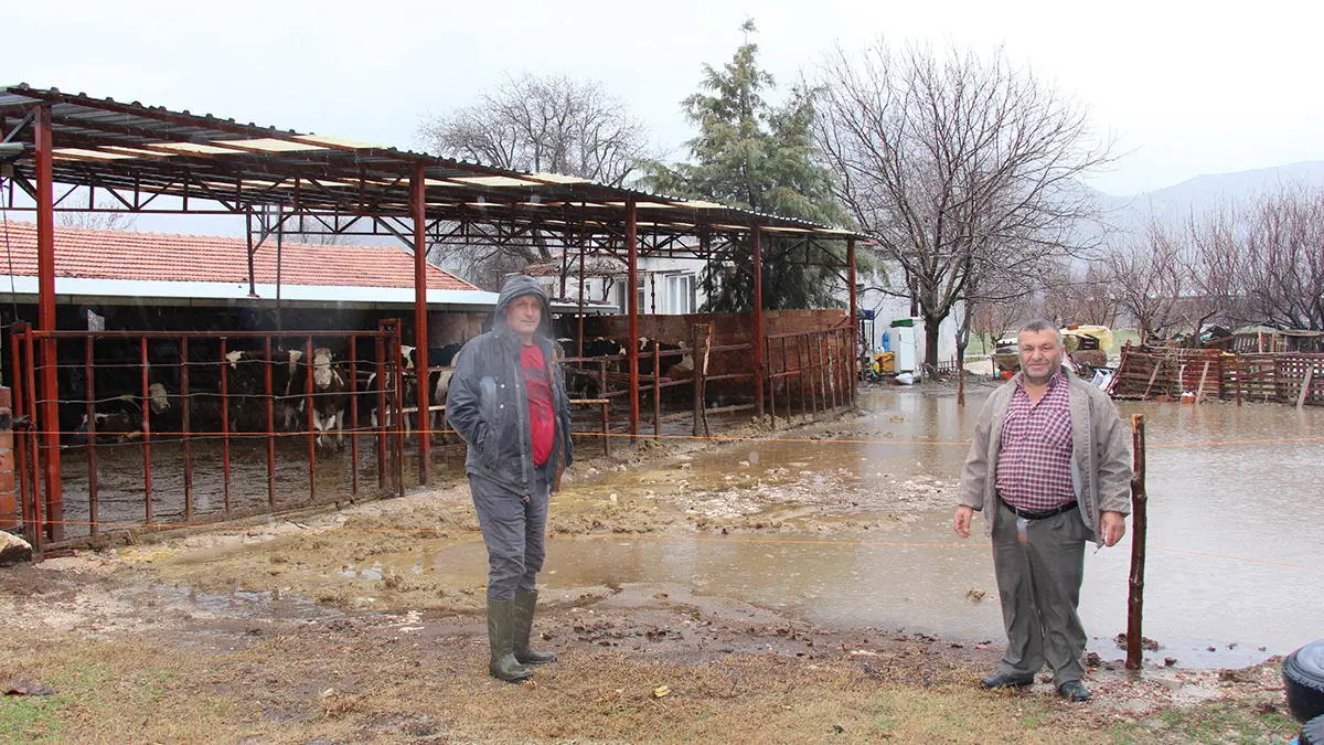 Burdurda siddetli yagis evler su altinda kaldiz - yaşam - haberton