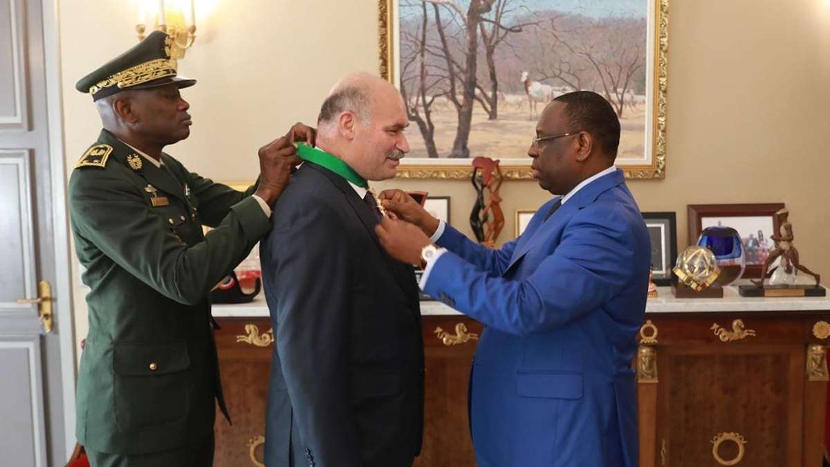 Büyükelçi Ahmet Kavas’a devlet nişanı verildi