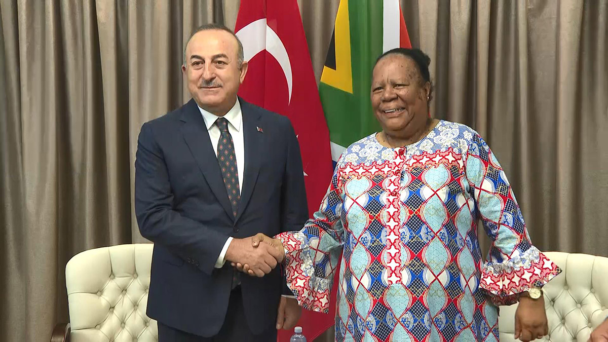 Çavuşoğlu Güney Afrikalı mevkidaşı ile görüştü