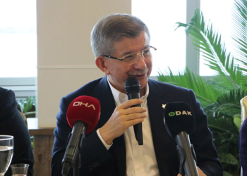 Davutoğlu'ndan 'masadan çekilme' açıklaması
