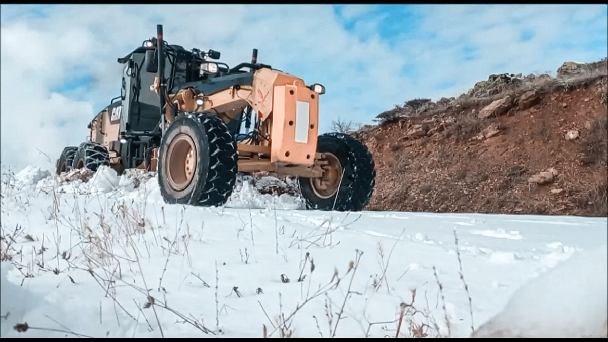 Elazığ'da kardan kapanan 84 köy yoluna ulaşılamıyor