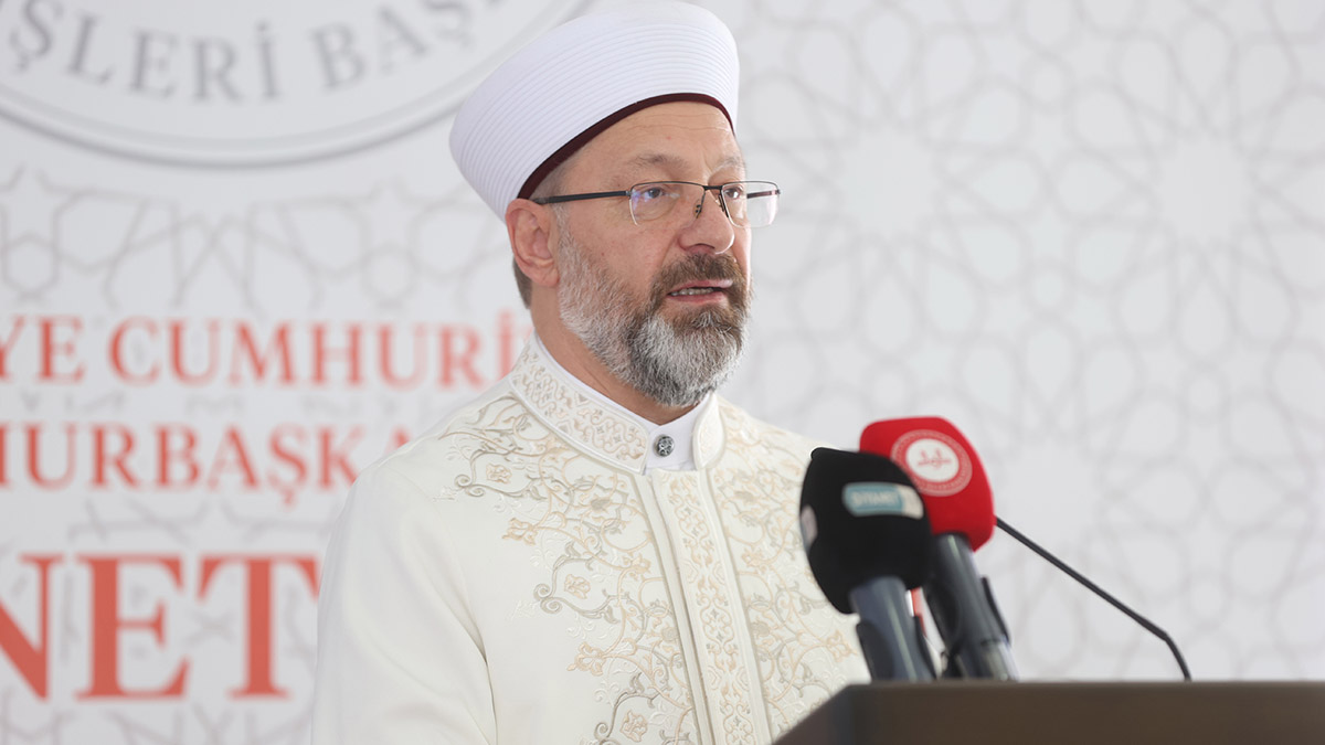 Erbaş, Kuran'a yapılan saldırıya ilişkin konuştu