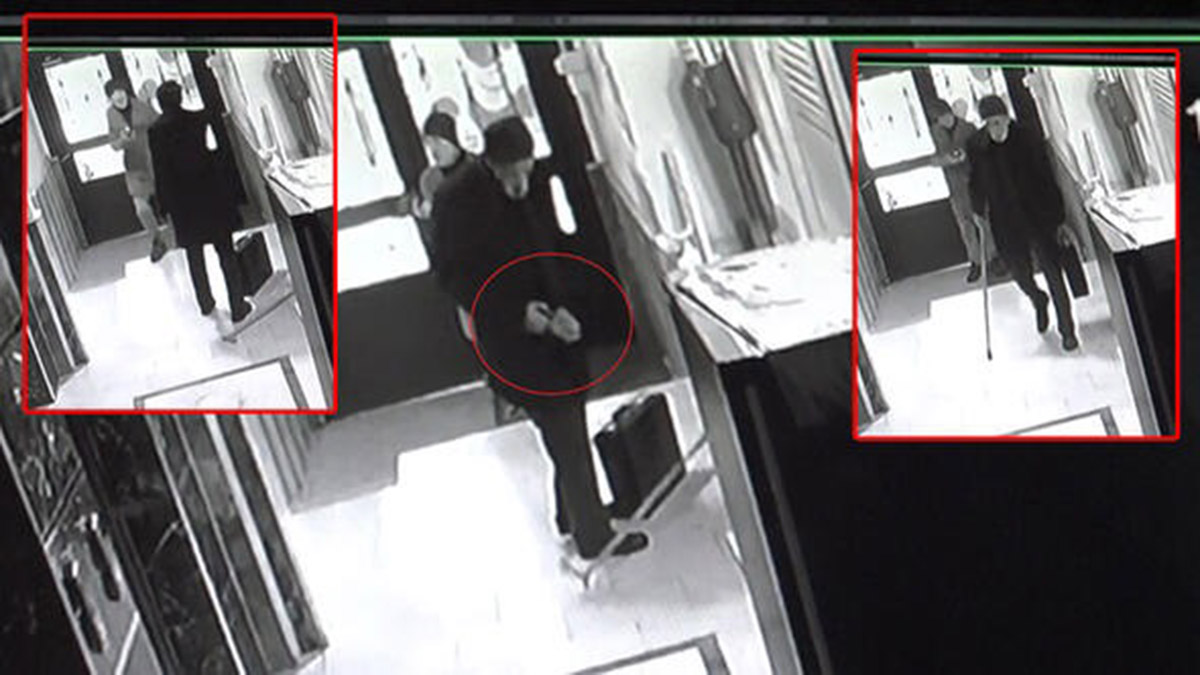 Eşini ve 2 oğlundan birini öldürdü, diğerini yaraladı