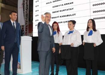 Eskişehir'de sosyal konut kuraları çekildi