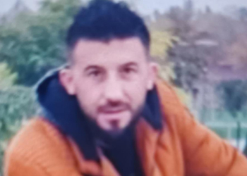 Evinin önünde silahlı saldırıya uğrayan adam öldü