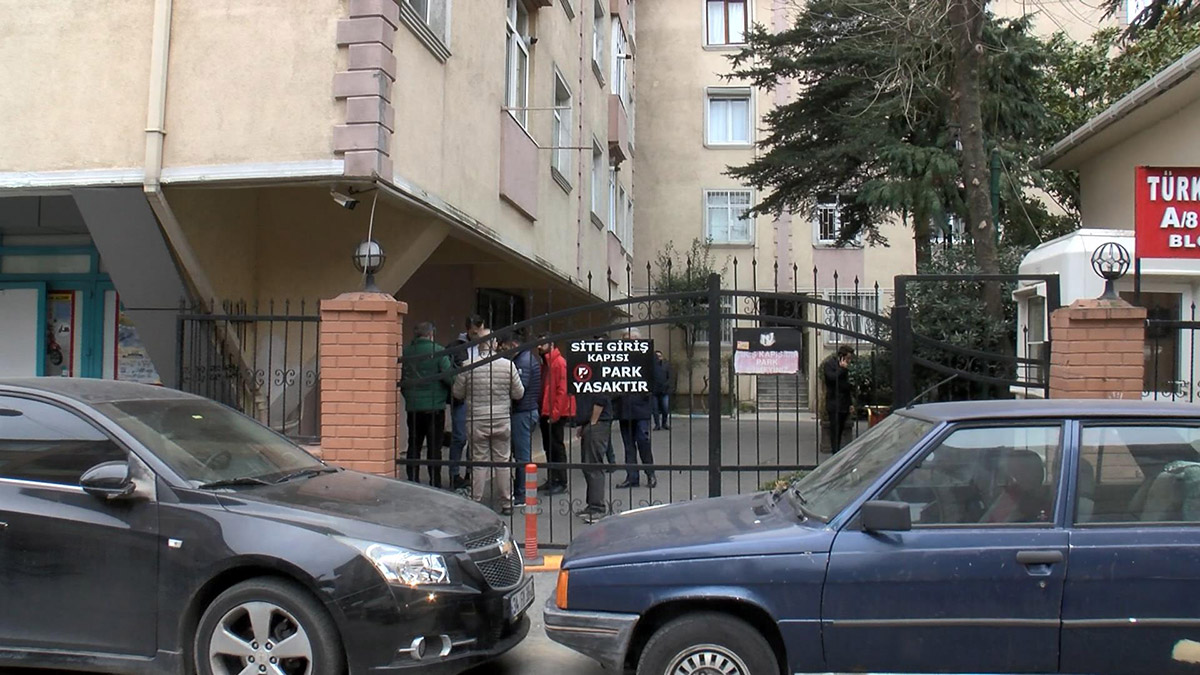 Fatih'te maskeli iki kişiden 500 bin Euroluk gasp