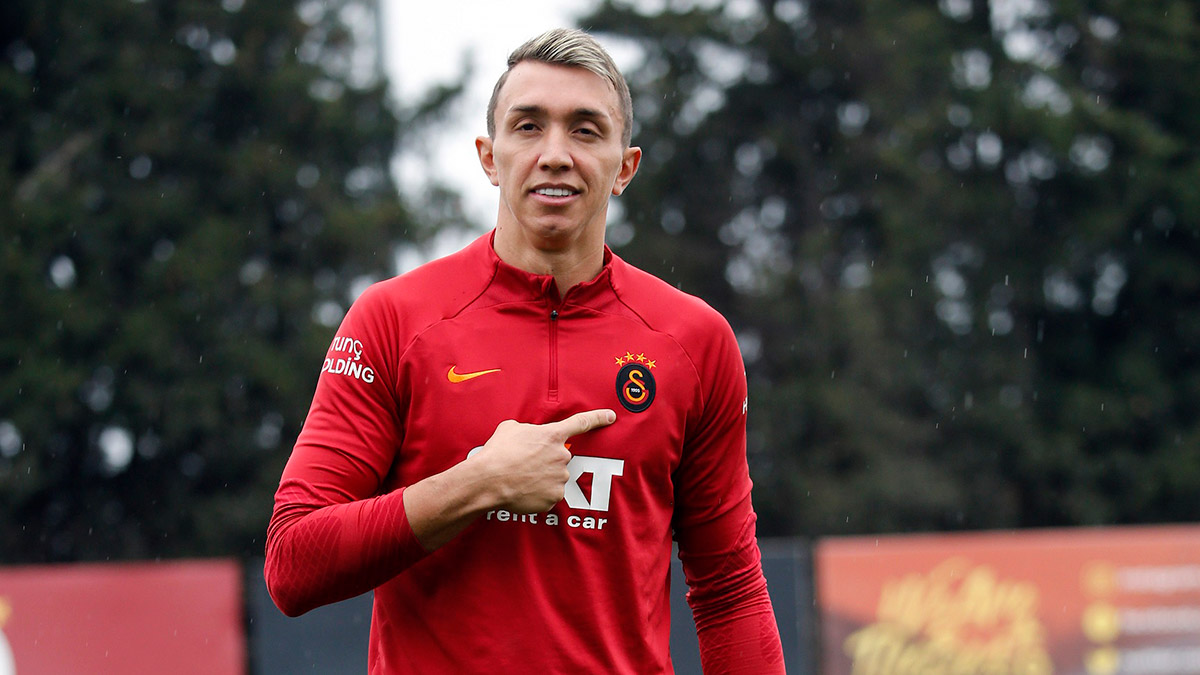 Fernando Muslera: Oynamaya devam edeceğim