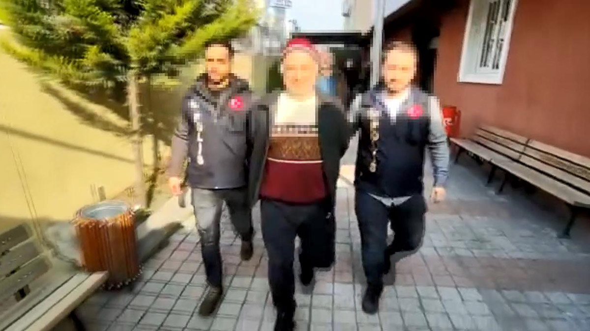 Firari eski emniyet müdürü denetimde yakalandı 