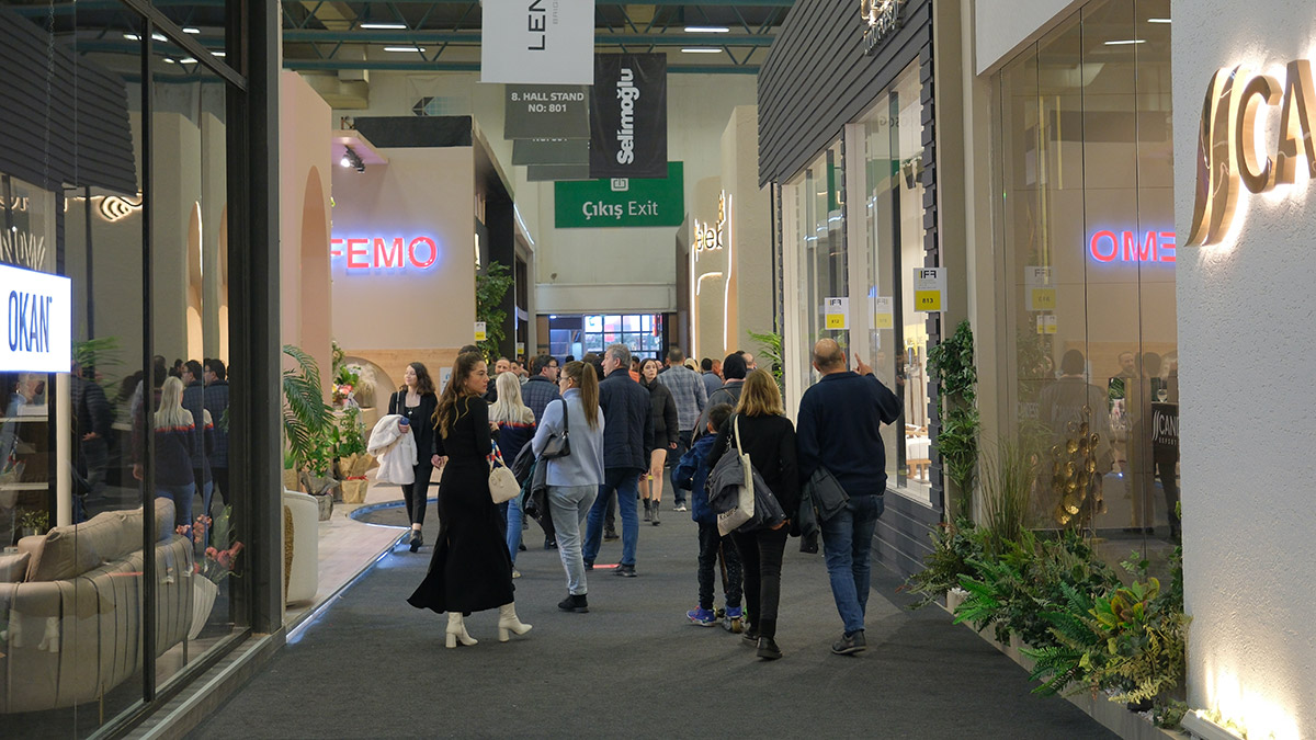 IIFF 2023 İstanbul Mobilya Fuarı'na yoğun ilgi