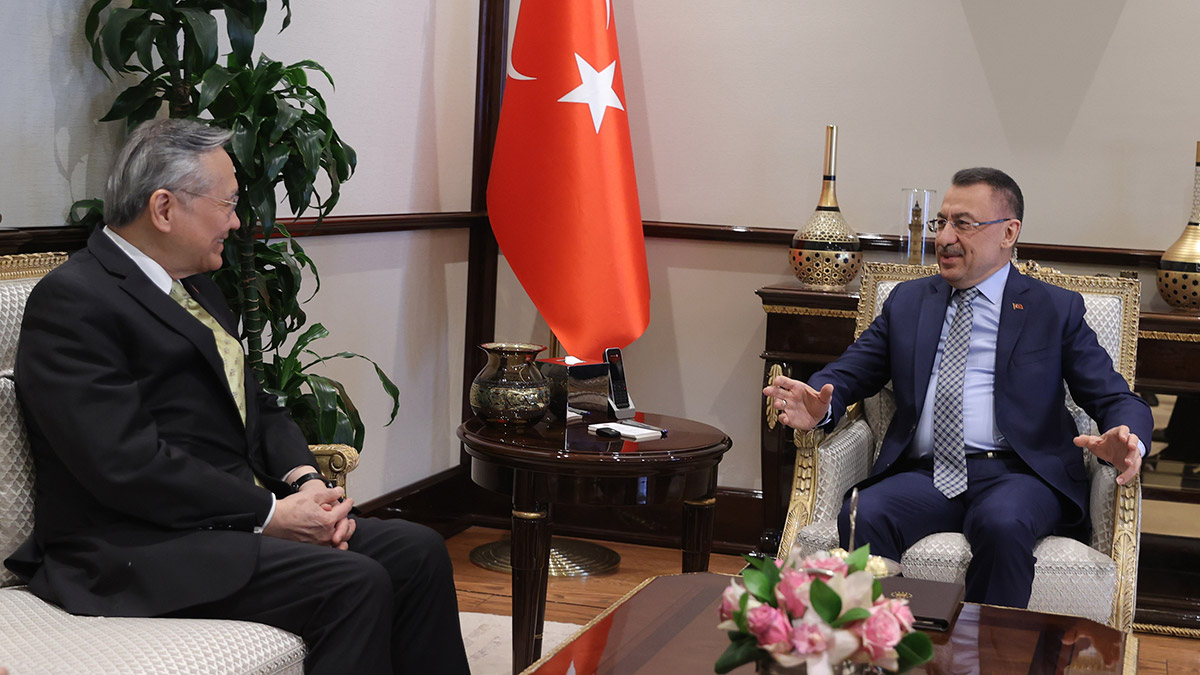 Fuat Oktay, Tayland Başbakan Yardımcısı ile görüştü