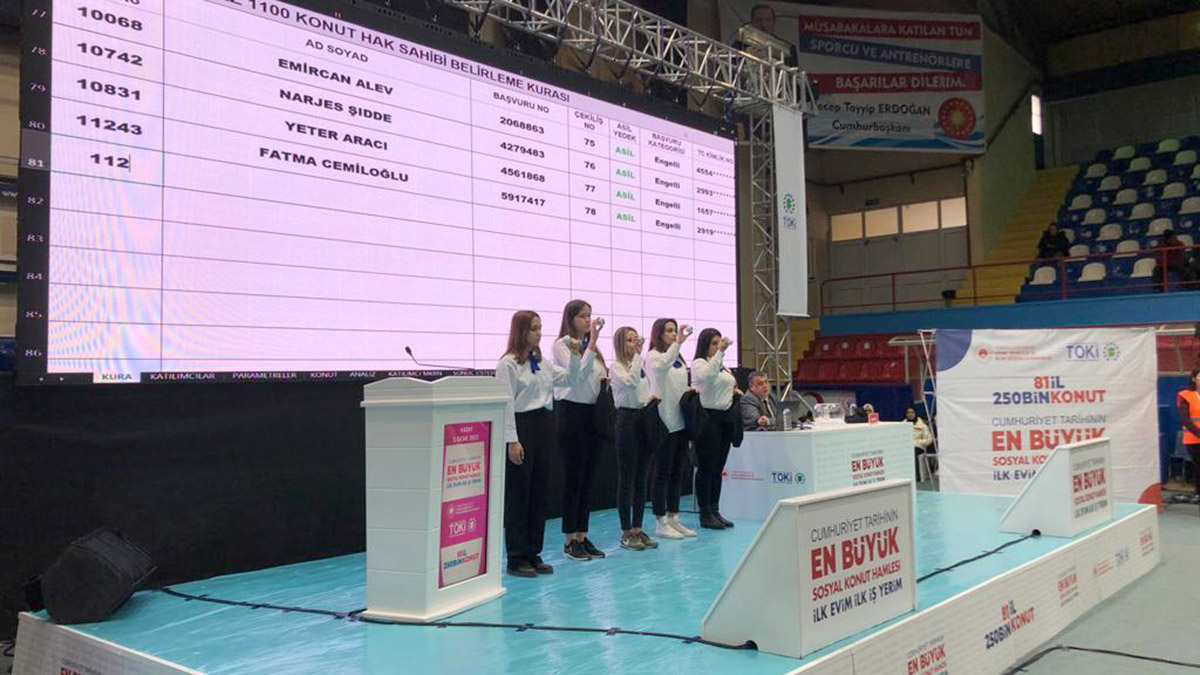 Hatay'da sosyal konut projesi kuraları çekildi